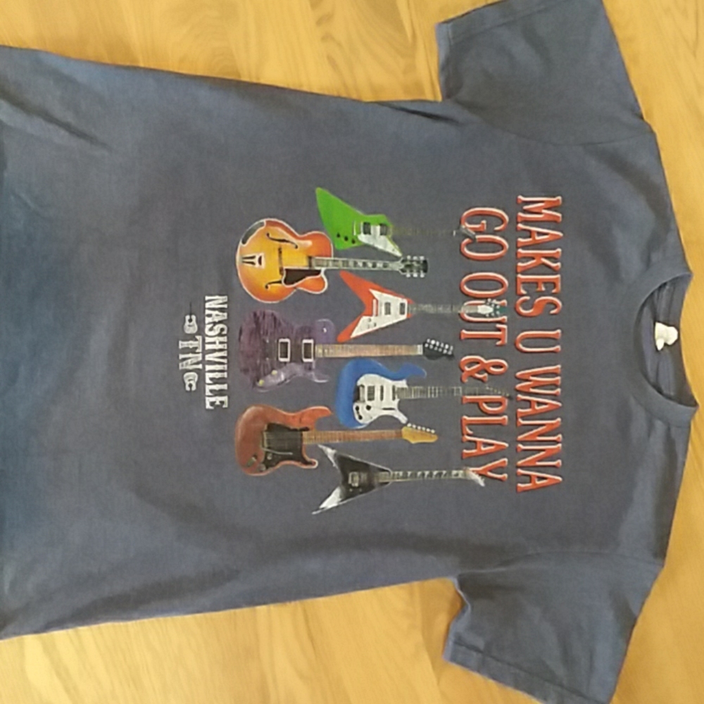 Delta tshirt medium